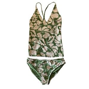 Carve Designs Girls Green Hawaiian Floral Print 2-piece Swimsuit